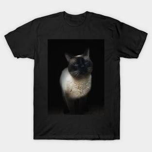 Blue-eyed Siamese cat T-Shirt